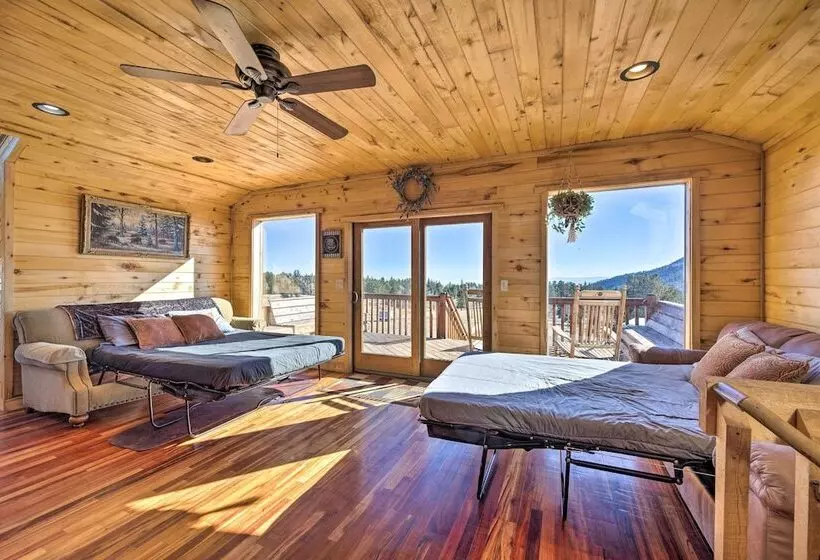 Cozy Cripple Creek Cabin W/ Mountain Views!