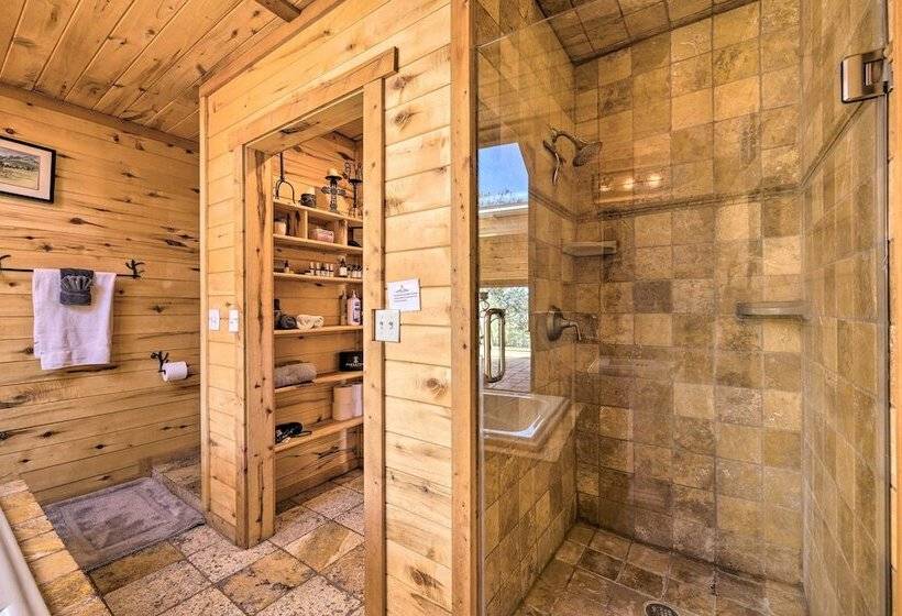 Cozy Cripple Creek Cabin W/ Mountain Views!