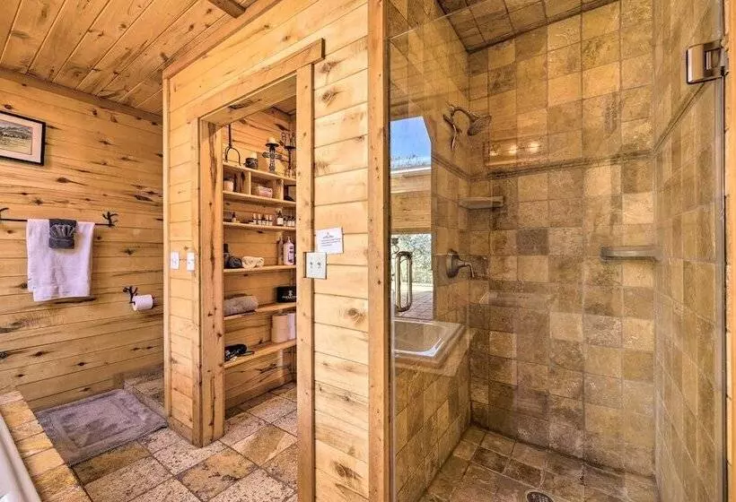 Cozy Cripple Creek Cabin W/ Mountain Views!