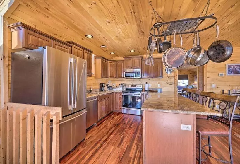 Cozy Cripple Creek Cabin W/ Mountain Views!