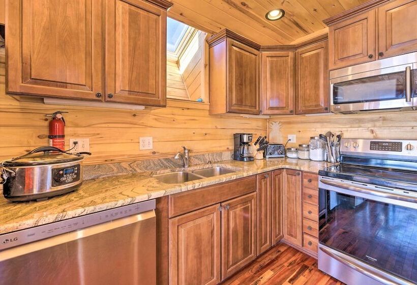 Cozy Cripple Creek Cabin W/ Mountain Views!