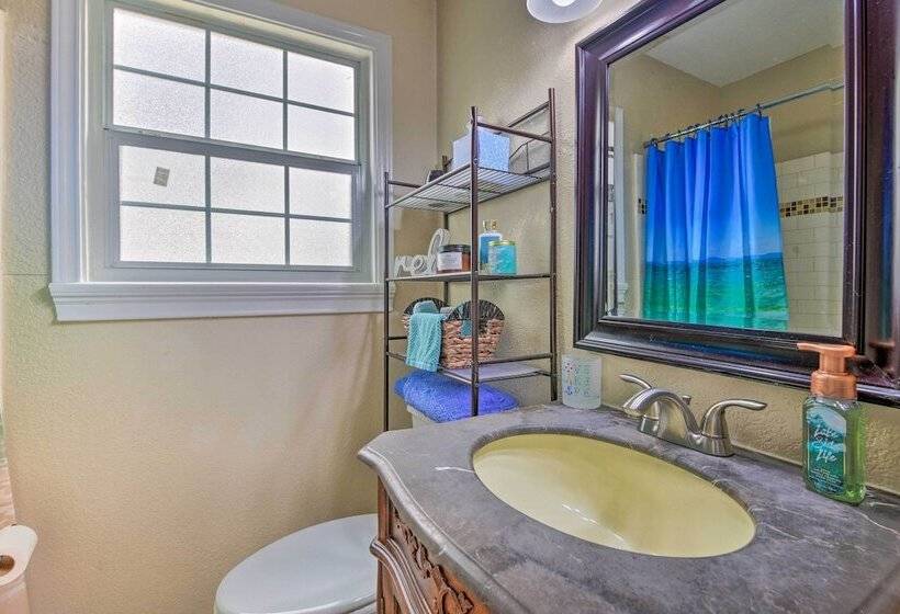 Cozy Home W/ Fire Pit: 3 Mi To Lake Whitney!