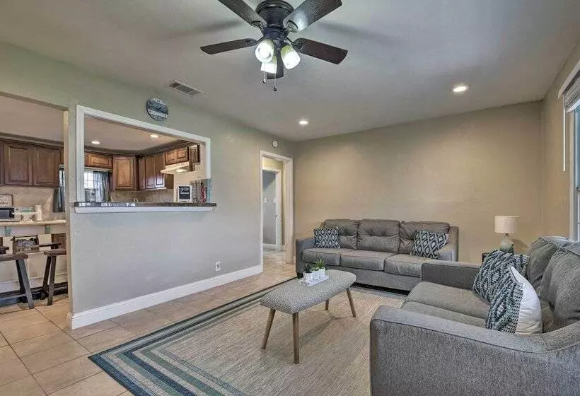 Cozy Home W/ Fire Pit: 3 Mi To Lake Whitney!