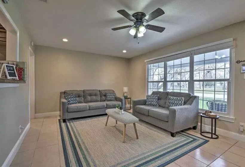 Cozy Home W/ Fire Pit: 3 Mi To Lake Whitney!