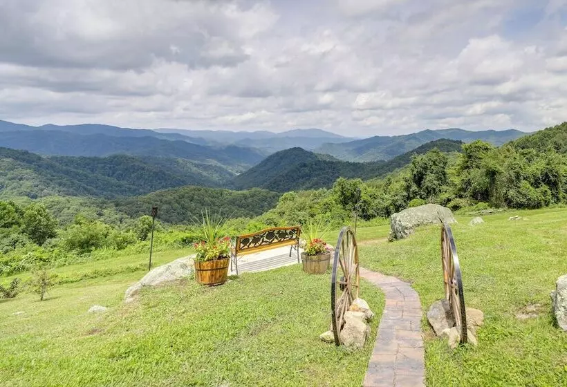 Deck + Mtn Views: Hot Springs Hideaway On 13 Acres