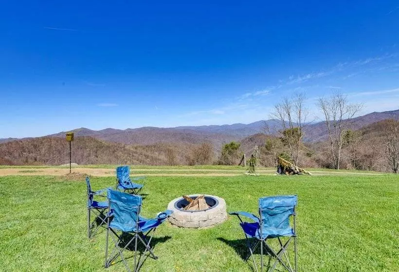 Deck + Mtn Views: Hot Springs Hideaway On 13 Acres