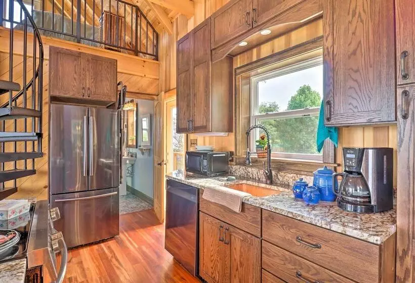 Deck + Mtn Views: Hot Springs Hideaway On 13 Acres
