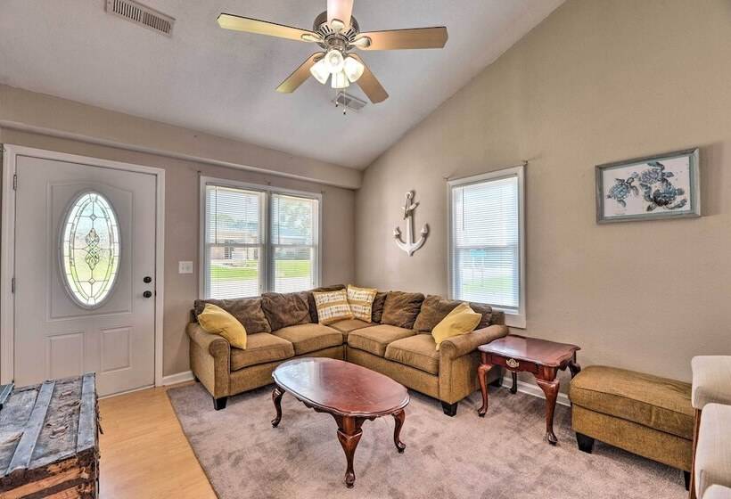 Cozy Pantego Cottage ~ 5 Miles To Belhaven!