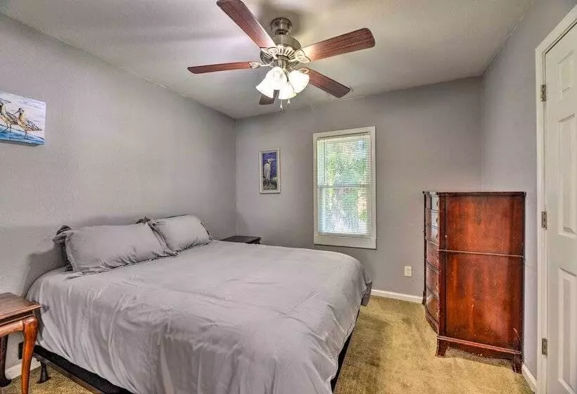 Cozy Pantego Cottage ~ 5 Miles To Belhaven!