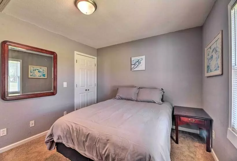 Cozy Pantego Cottage ~ 5 Miles To Belhaven!