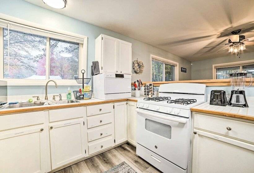 Dog Friendly Harrison Retreat W/ Grill & Fire Pit!