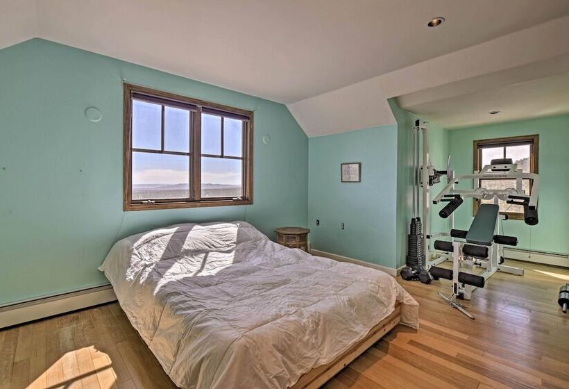 Charming Mountain Estate W/ Views + Fire Pit!