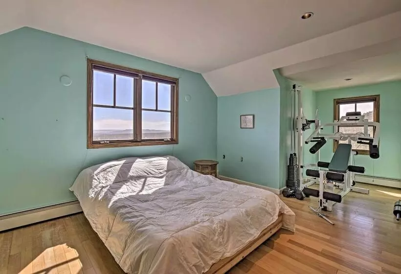 Charming Mountain Estate W/ Views + Fire Pit!