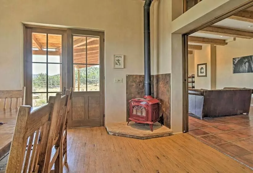 Charming Mountain Estate W/ Views + Fire Pit!