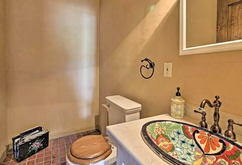 Charming Mountain Estate W/ Views + Fire Pit!