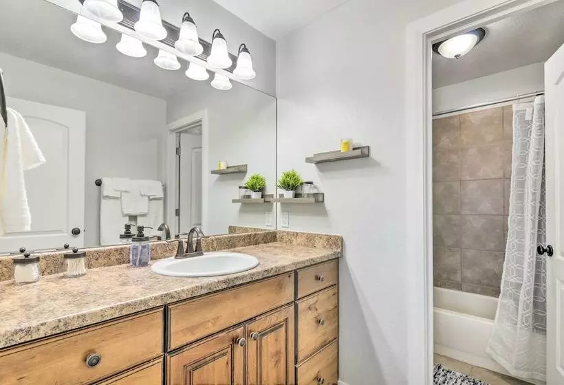 Family Friendly Cedar City Home ~ 3 Mi To Suu