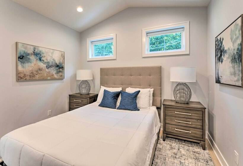 Fantastic House: Balcony, Steps To Lake Como!