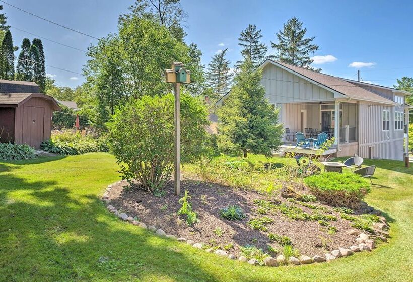 Fantastic House: Balcony, Steps To Lake Como!