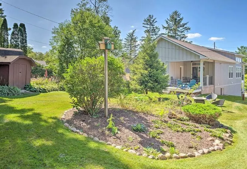 Fantastic House: Balcony, Steps To Lake Como!