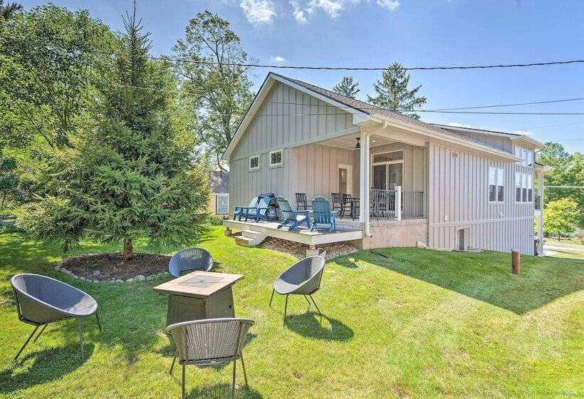 Fantastic House: Balcony, Steps To Lake Como!