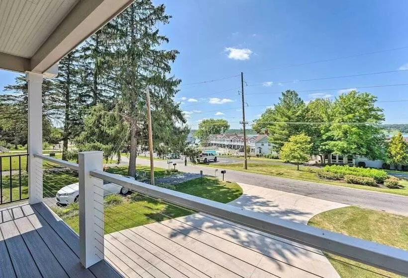 Fantastic House: Balcony, Steps To Lake Como!