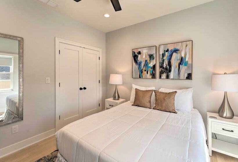 Fantastic House: Balcony, Steps To Lake Como!