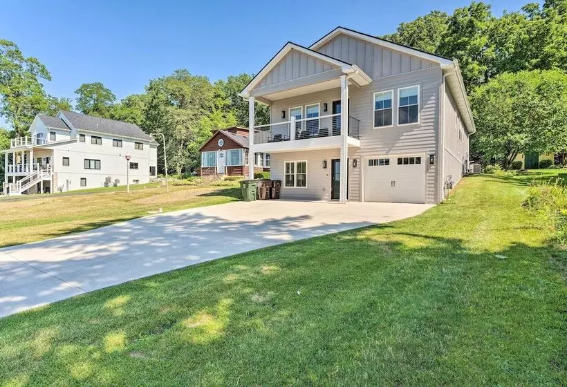 Fantastic House: Balcony, Steps To Lake Como!