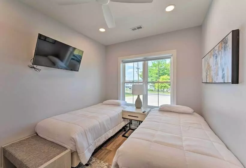 Fantastic House: Balcony, Steps To Lake Como!