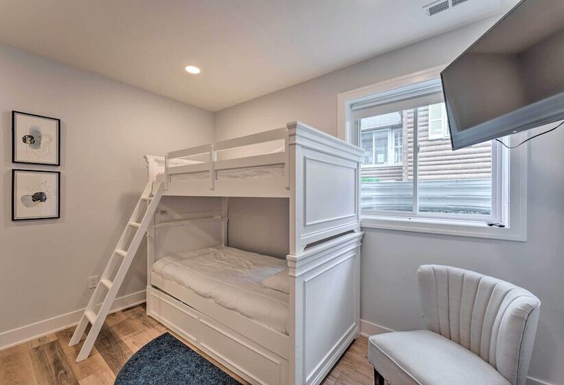 Fantastic House: Balcony, Steps To Lake Como!