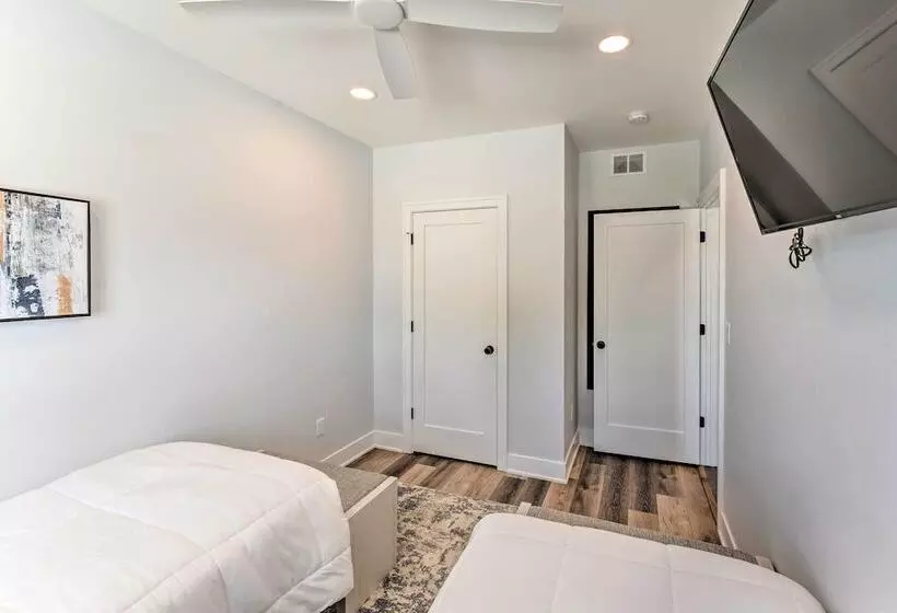 Fantastic House: Balcony, Steps To Lake Como!