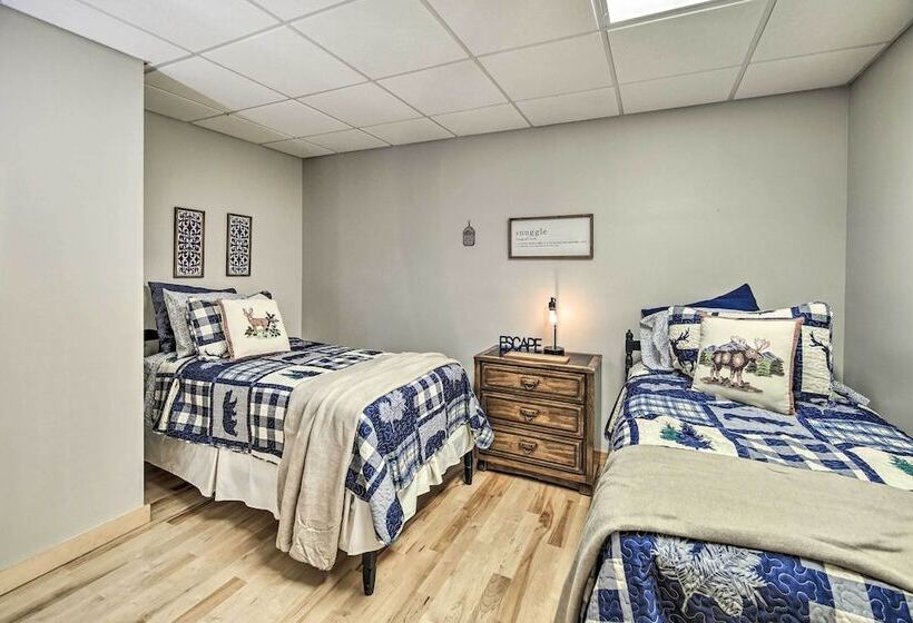 River Access & Game Room: Piney Creek Cabin!