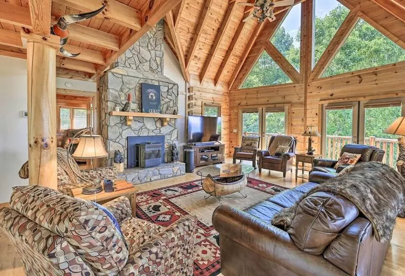 River Access & Game Room: Piney Creek Cabin!