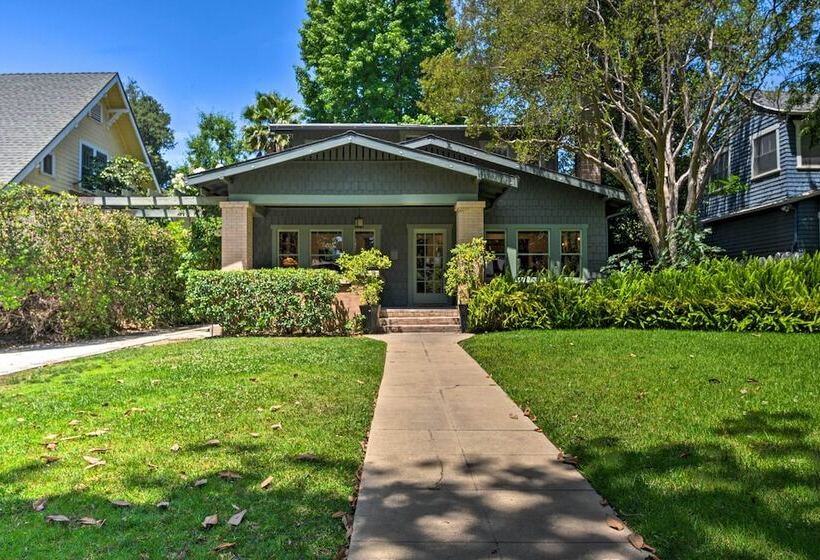 Inviting Bungalow W/ Deck, Close To Dtwn La!