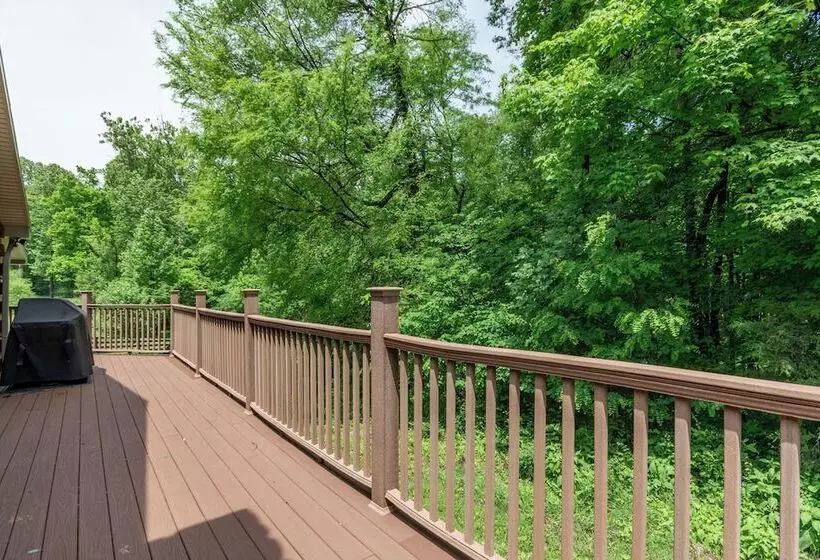 22 Acre Home On Bourbon Trail W/ Sunroom!