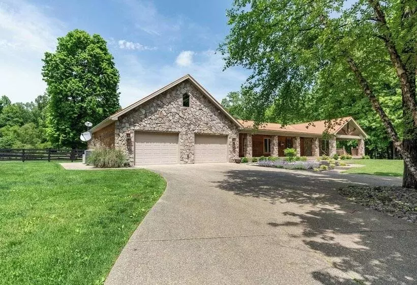 22 Acre Home On Bourbon Trail W/ Sunroom!