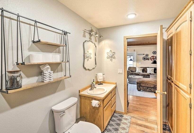 Kooskia Sanctuary W/ Patio, Fire Pit & Grill!