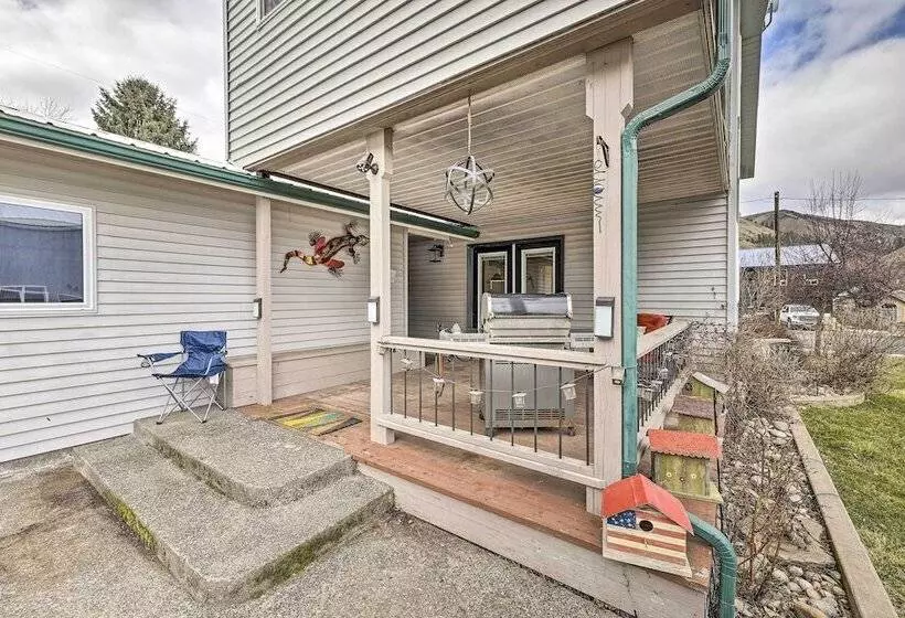 Kooskia Sanctuary W/ Patio, Fire Pit & Grill!