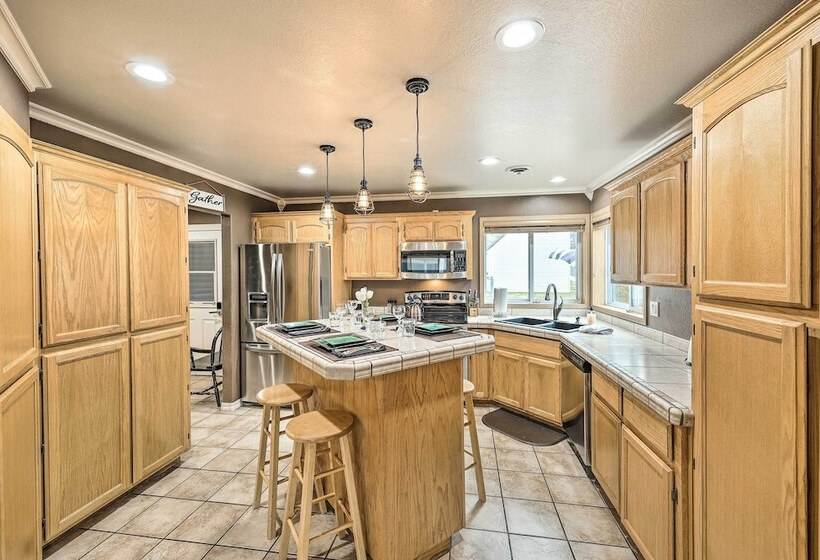 Kooskia Sanctuary W/ Patio, Fire Pit & Grill!