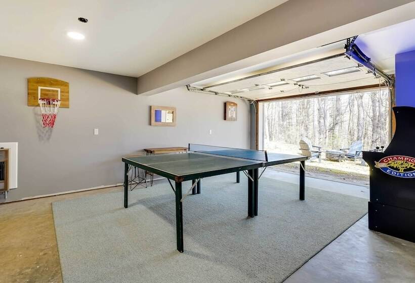 Lake George Oasis W/ 9 Acres, Hot Tub & Game Room!