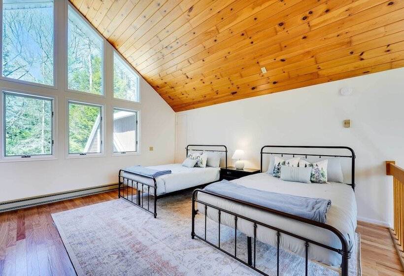 Lake George Oasis W/ 9 Acres, Hot Tub & Game Room!