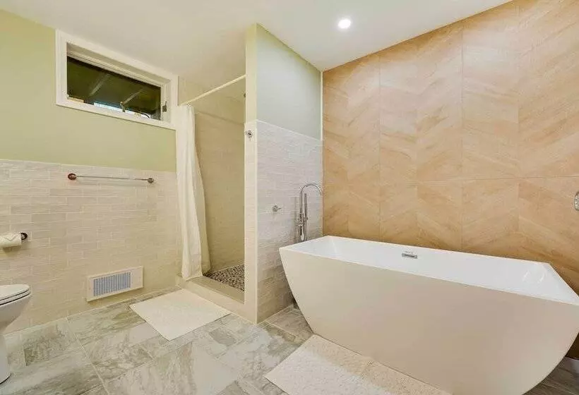 Lake George Oasis W/ 9 Acres, Hot Tub & Game Room!