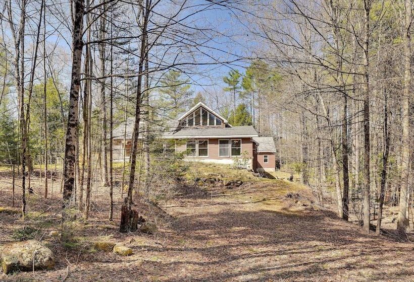 Lake George Oasis W/ 9 Acres, Hot Tub & Game Room!