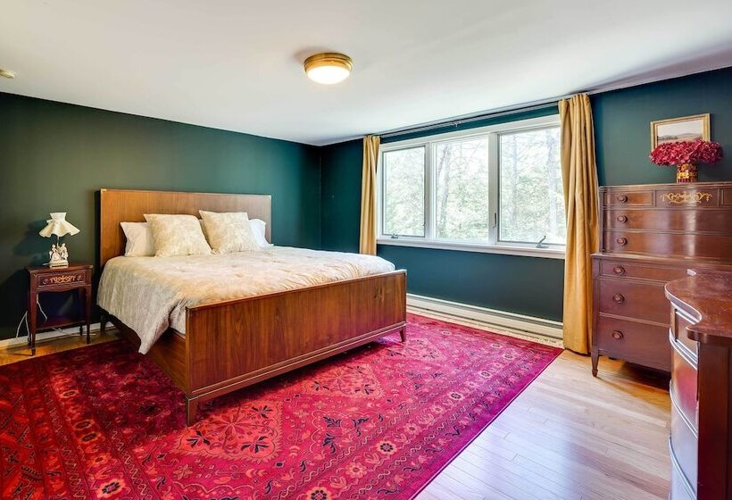 Lake George Oasis W/ 9 Acres, Hot Tub & Game Room!