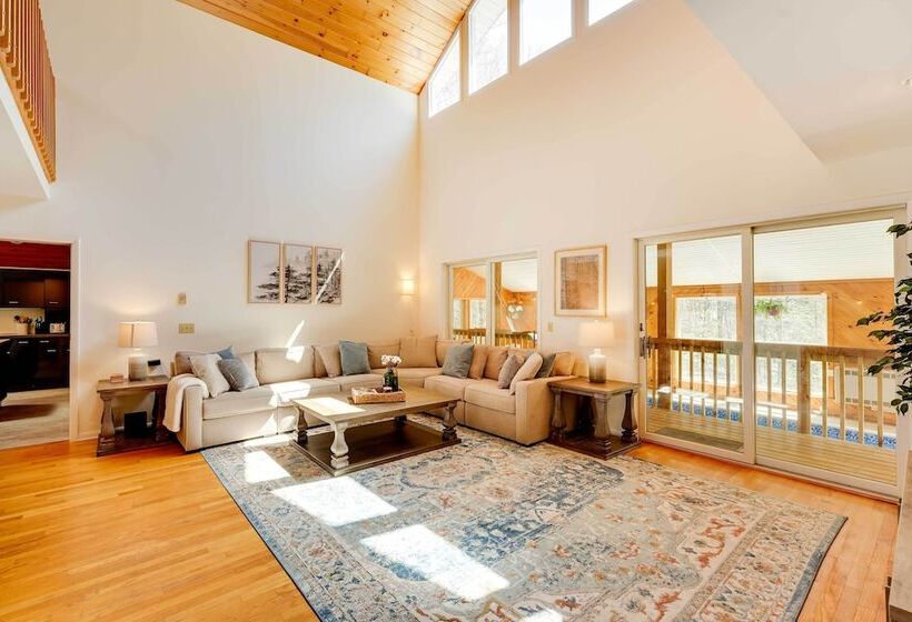 Lake George Oasis W/ 9 Acres, Hot Tub & Game Room!