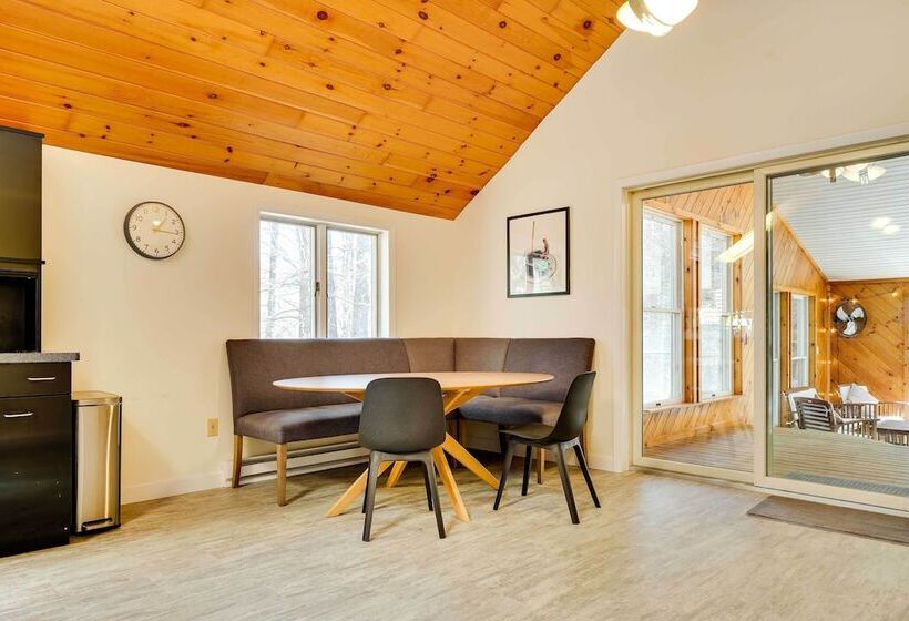 Lake George Oasis W/ 9 Acres, Hot Tub & Game Room!