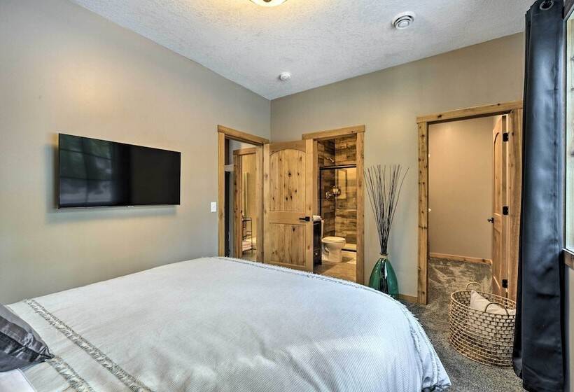 Lake Nelson Home W/ Dock & Fire Pit!