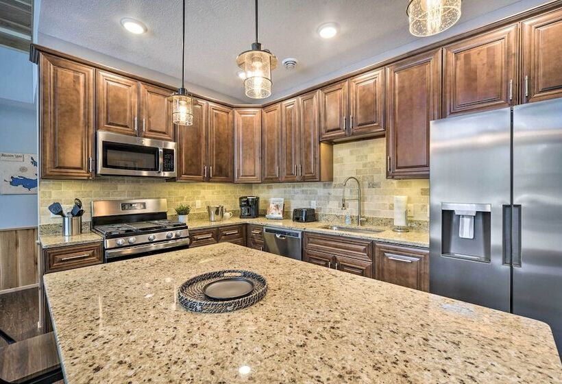 Lake Nelson Home W/ Dock & Fire Pit!