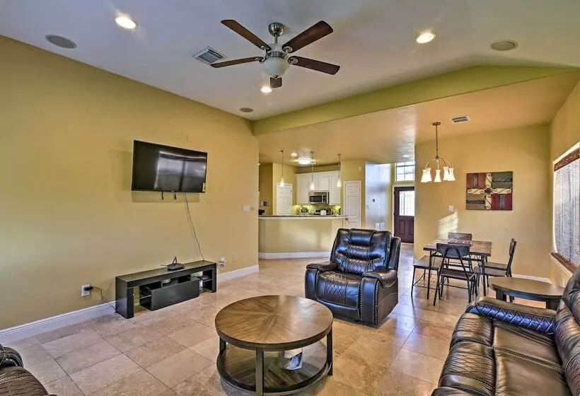 Walk To Ocean: Lakefront Dickinson Stucco House!