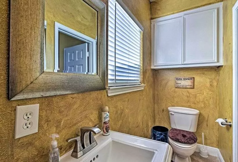 Walk To Ocean: Lakefront Dickinson Stucco House!