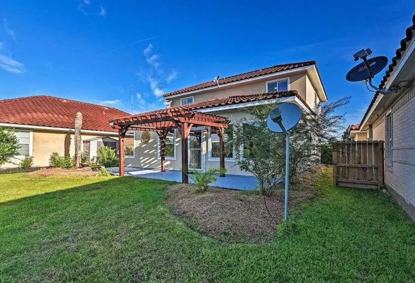 Walk To Ocean: Lakefront Dickinson Stucco House!